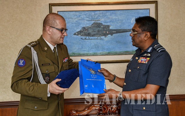 Defence Attache of Poland Calls on Commander